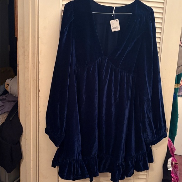 blue velvet free people dress FREE PEOPLE Navy Velvet Short Sleeves Size LARGE (L) Dress